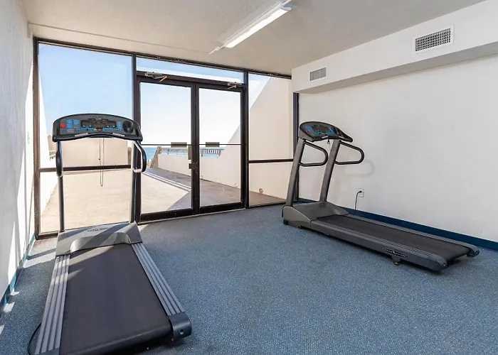 Apartment Island Winds West 380 *