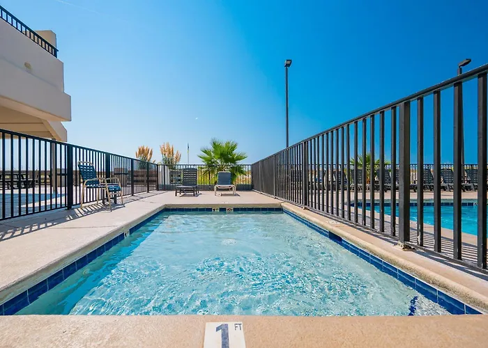 Apartment Island Winds West 380