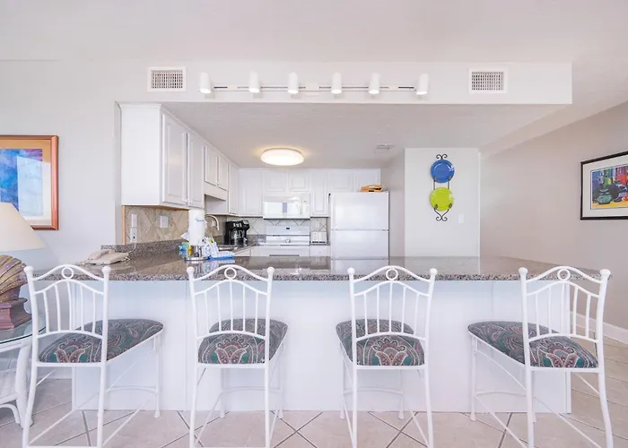 Apartment Island Winds West 380 *