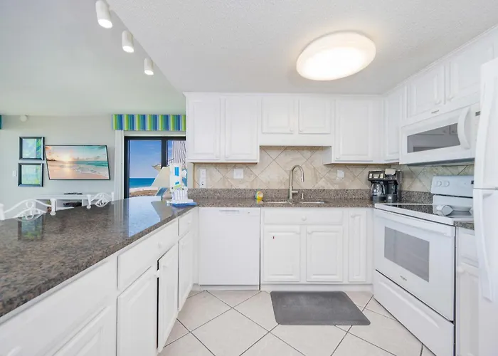 Apartment Island Winds West 380
