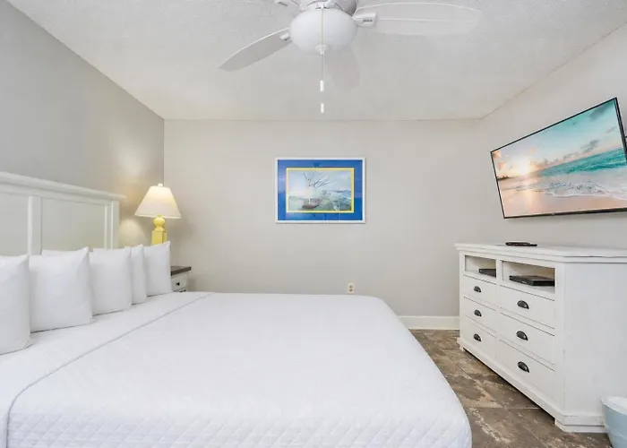 Island Winds West 380 Apartment