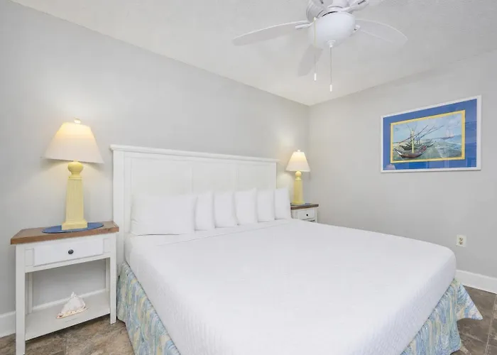 Island Winds West 380 Apartment